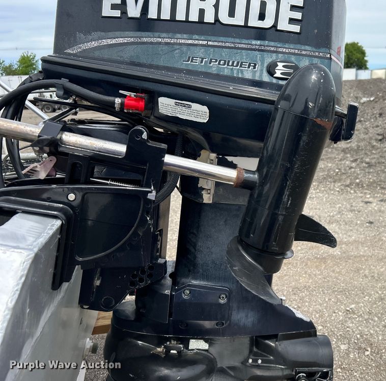 image for item EG1489 1996 Roughneck boat