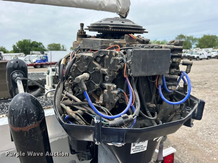 image for item EG1489 1996 Roughneck boat