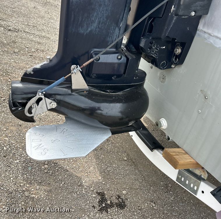 image for item EG1489 1996 Roughneck boat