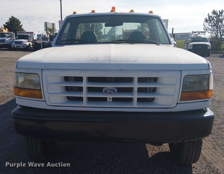 image for item EG1566 1997 Ford F Super Duty scissor lift truck