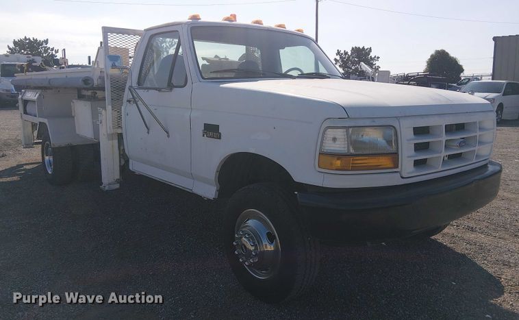 image for item EG1566 1997 Ford F Super Duty scissor lift truck