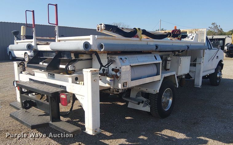 image for item EG1566 1997 Ford F Super Duty scissor lift truck
