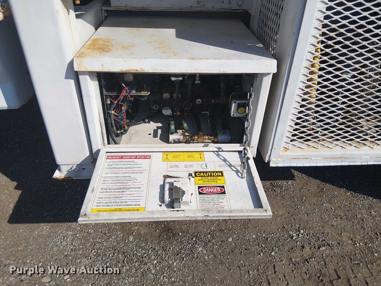 image for item EG1566 1997 Ford F Super Duty scissor lift truck