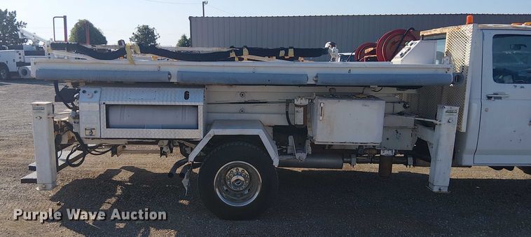 image for item EG1566 1997 Ford F Super Duty scissor lift truck