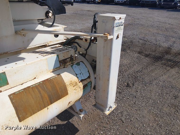 image for item EG1566 1997 Ford F Super Duty scissor lift truck