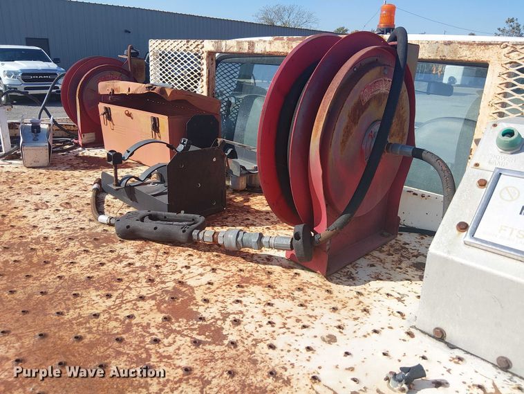 image for item EG1566 1997 Ford F Super Duty scissor lift truck