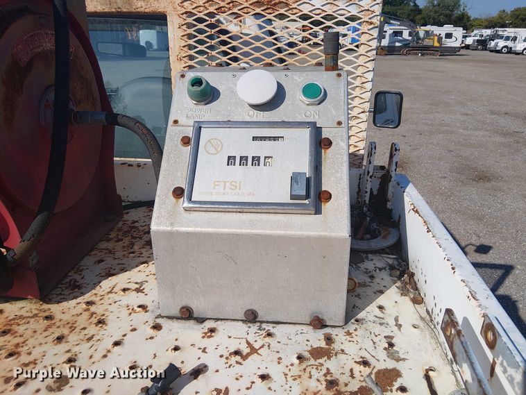 image for item EG1566 1997 Ford F Super Duty scissor lift truck