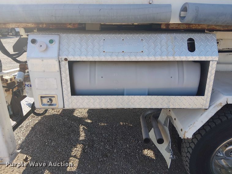 image for item EG1566 1997 Ford F Super Duty scissor lift truck