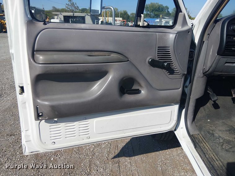 image for item EG1566 1997 Ford F Super Duty scissor lift truck