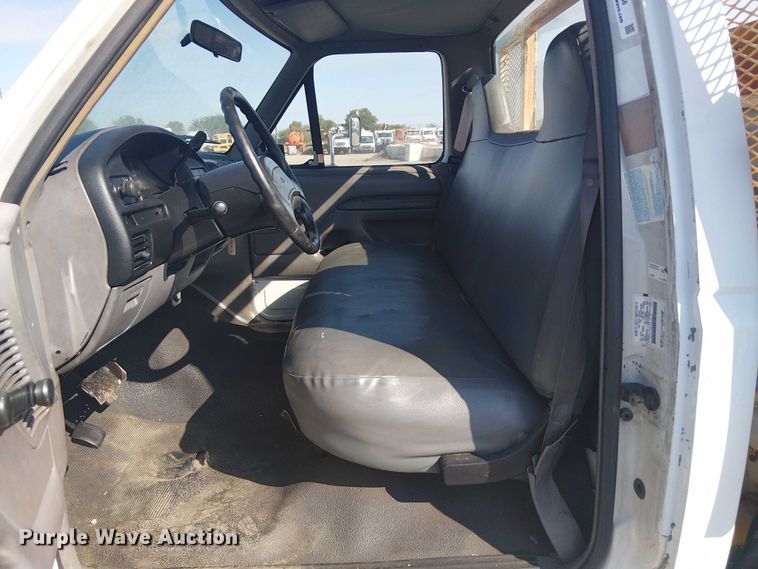 image for item EG1566 1997 Ford F Super Duty scissor lift truck