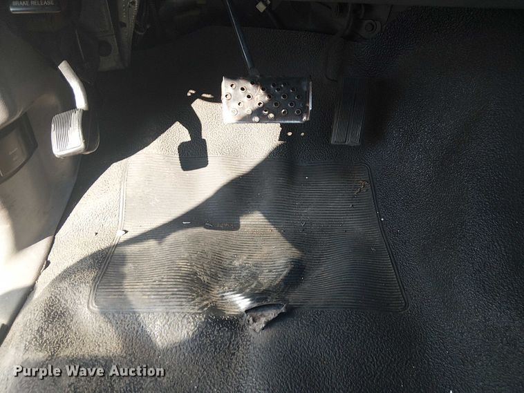 image for item EG1566 1997 Ford F Super Duty scissor lift truck