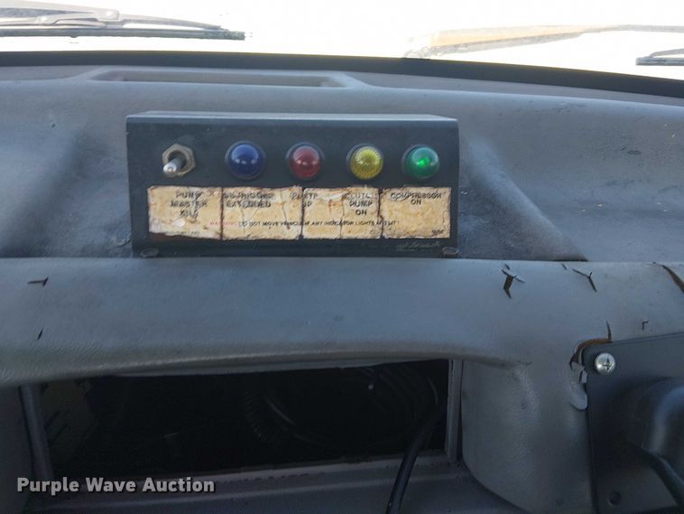 image for item EG1566 1997 Ford F Super Duty scissor lift truck