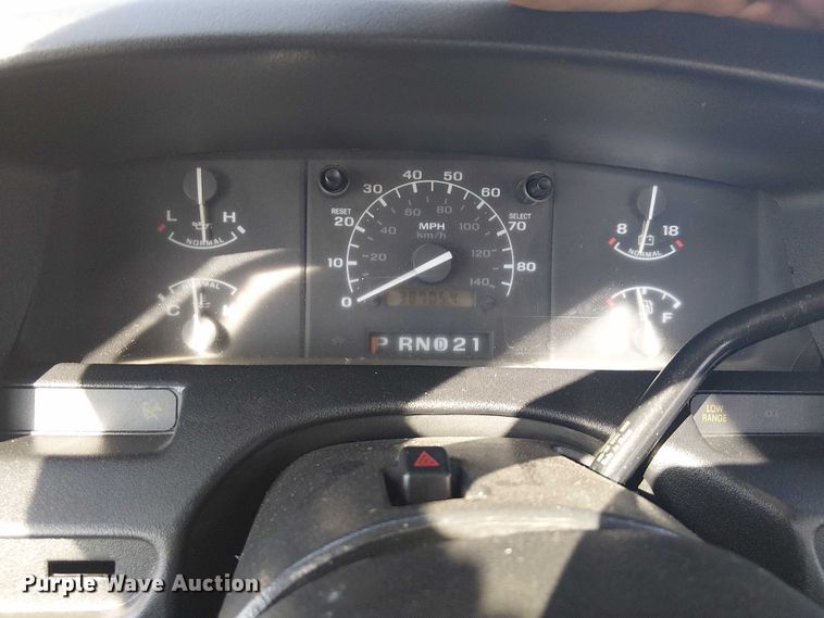 image for item EG1566 1997 Ford F Super Duty scissor lift truck