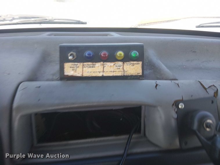 image for item EG1566 1997 Ford F Super Duty scissor lift truck