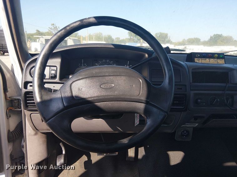 image for item EG1566 1997 Ford F Super Duty scissor lift truck