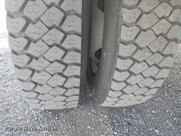 image for item EG1566 1997 Ford F Super Duty scissor lift truck