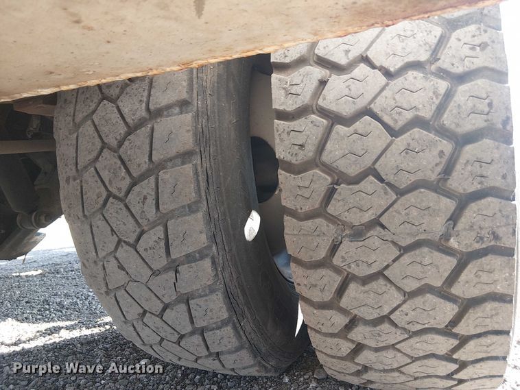 image for item EG1566 1997 Ford F Super Duty scissor lift truck