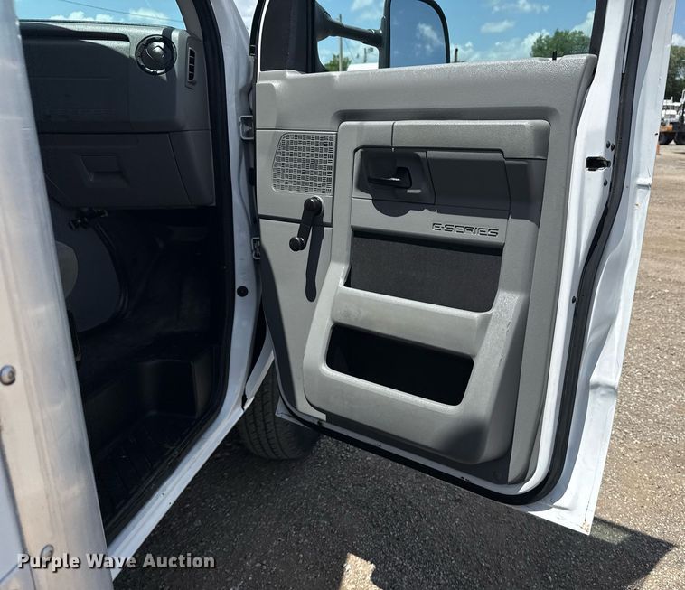 image for item EG5949 2012 Ford E450 box truck