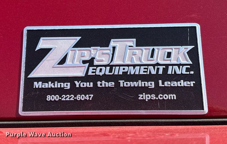 image for item EG6054 2008 Peterbilt 335 tow truck