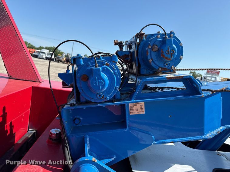 image for item EG6054 2008 Peterbilt 335 tow truck