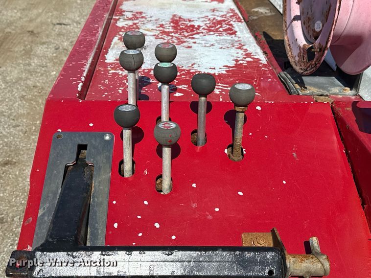 image for item EG6054 2008 Peterbilt 335 tow truck