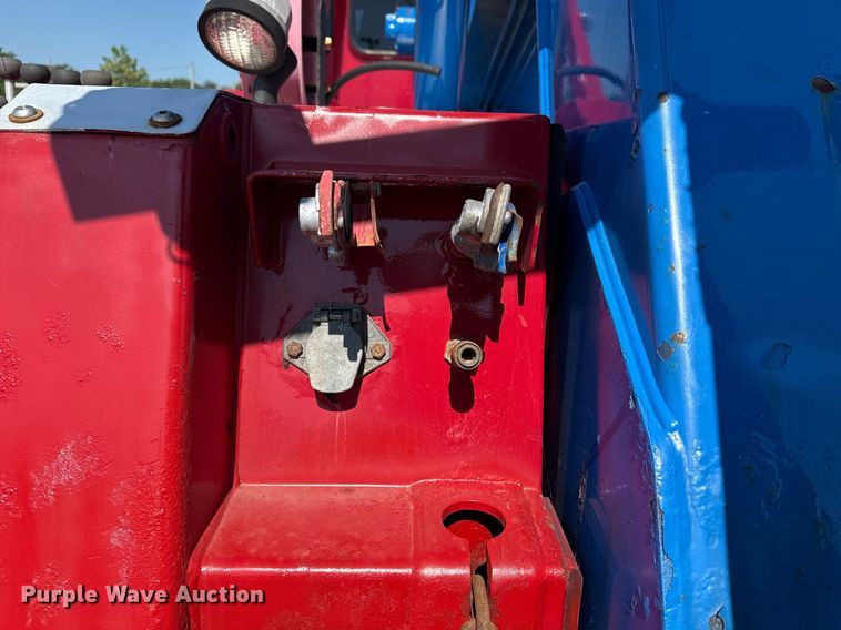 image for item EG6054 2008 Peterbilt 335 tow truck