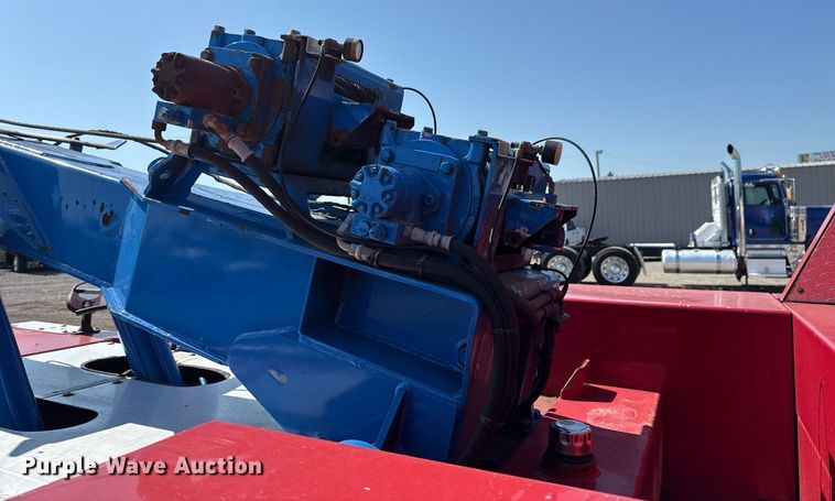 image for item EG6054 2008 Peterbilt 335 tow truck