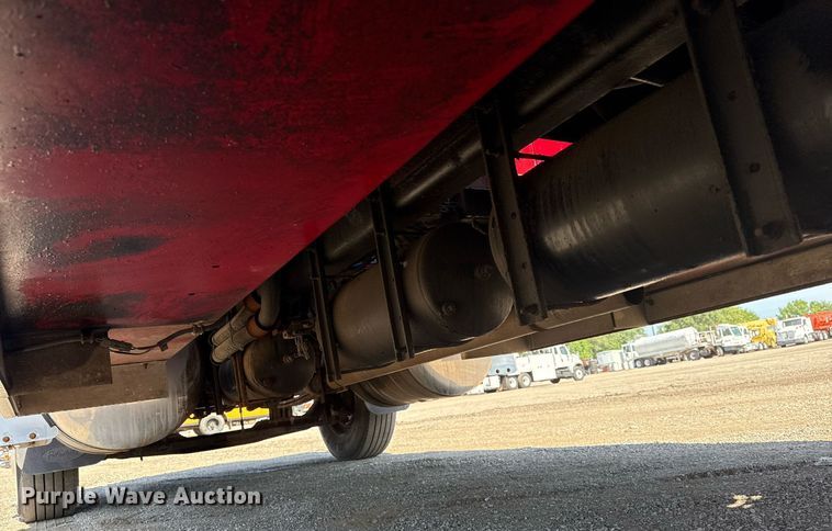 image for item EG6054 2008 Peterbilt 335 tow truck