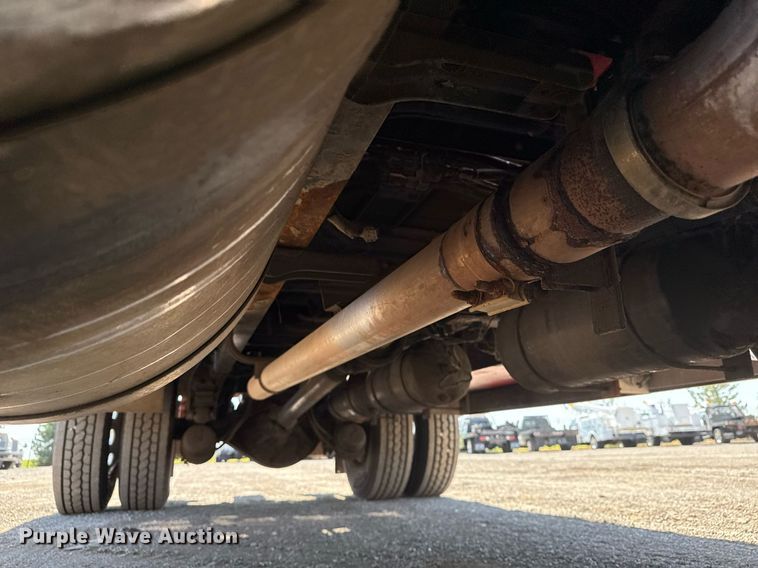 image for item EG6054 2008 Peterbilt 335 tow truck