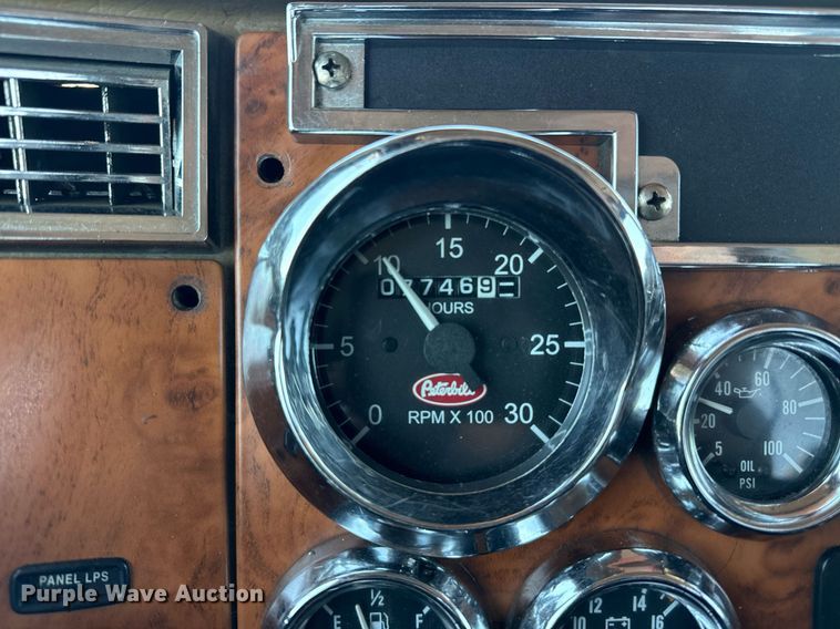 image for item EG6054 2008 Peterbilt 335 tow truck