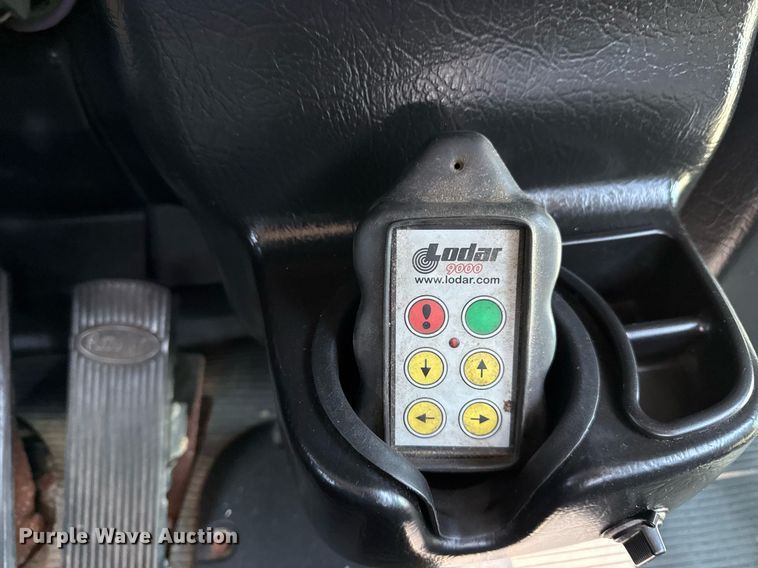 image for item EG6054 2008 Peterbilt 335 tow truck