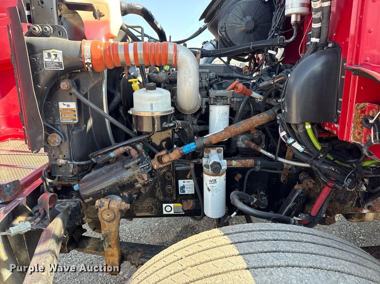 image for item EG6054 2008 Peterbilt 335 tow truck