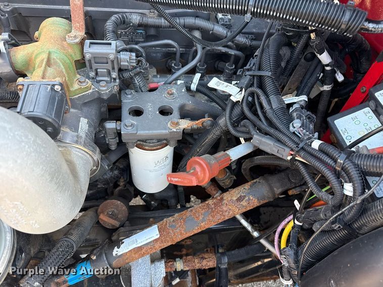 image for item EG6054 2008 Peterbilt 335 tow truck