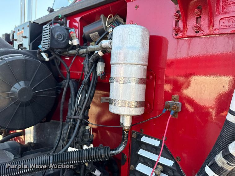 image for item EG6054 2008 Peterbilt 335 tow truck