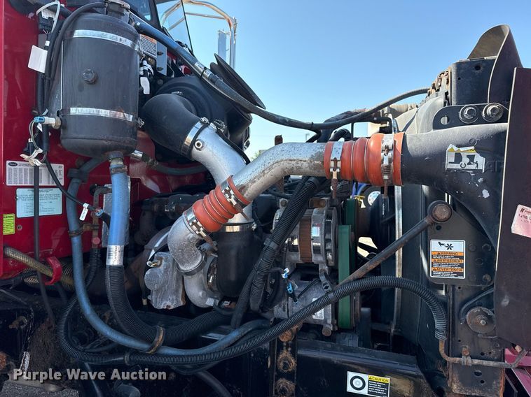 image for item EG6054 2008 Peterbilt 335 tow truck