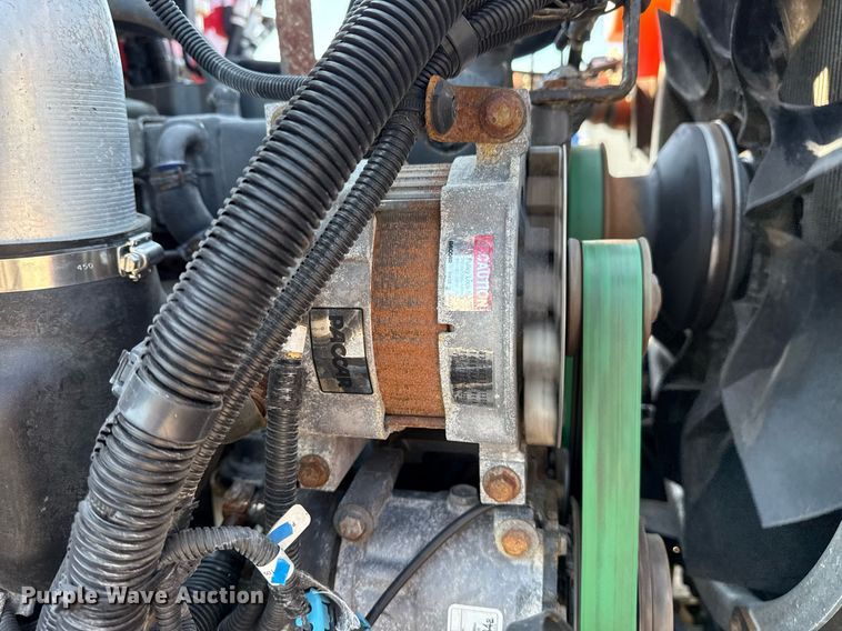 image for item EG6054 2008 Peterbilt 335 tow truck