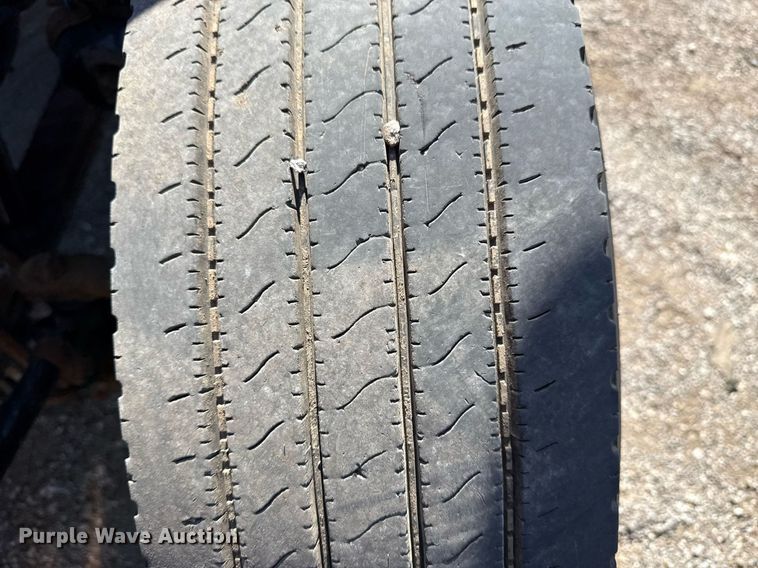 image for item EG6054 2008 Peterbilt 335 tow truck