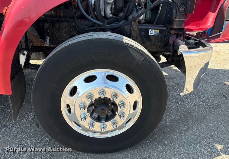 image for item EG6054 2008 Peterbilt 335 tow truck