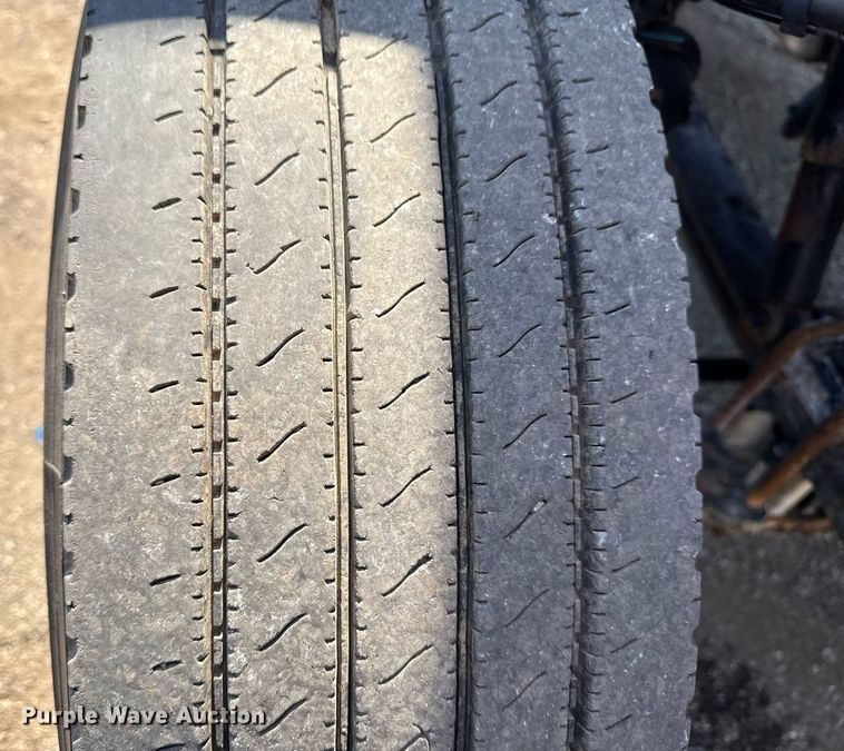 image for item EG6054 2008 Peterbilt 335 tow truck