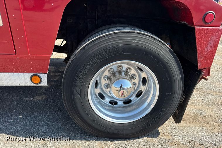 image for item EG6054 2008 Peterbilt 335 tow truck