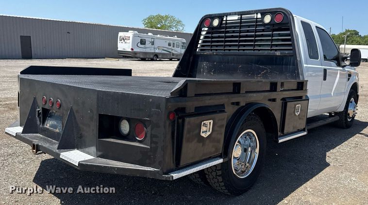 image for item EG6056 2008 Ford F350 Super Duty SuperCab flatbed pickup truck