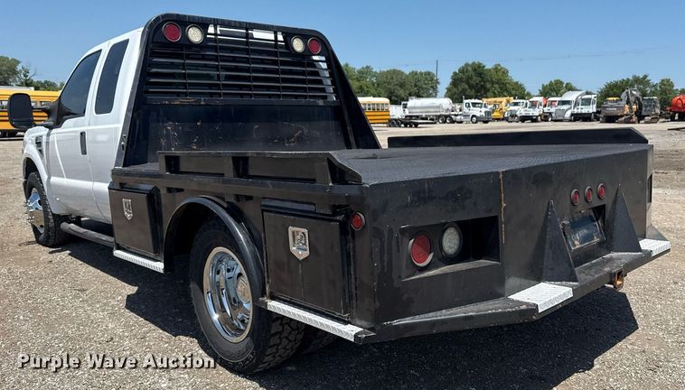 image for item EG6056 2008 Ford F350 Super Duty SuperCab flatbed pickup truck