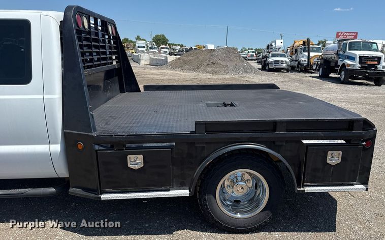 image for item EG6056 2008 Ford F350 Super Duty SuperCab flatbed pickup truck
