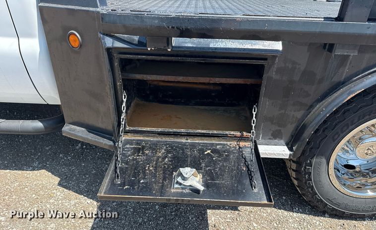 image for item EG6056 2008 Ford F350 Super Duty SuperCab flatbed pickup truck