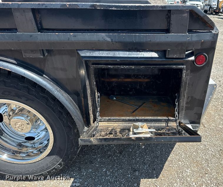 image for item EG6056 2008 Ford F350 Super Duty SuperCab flatbed pickup truck