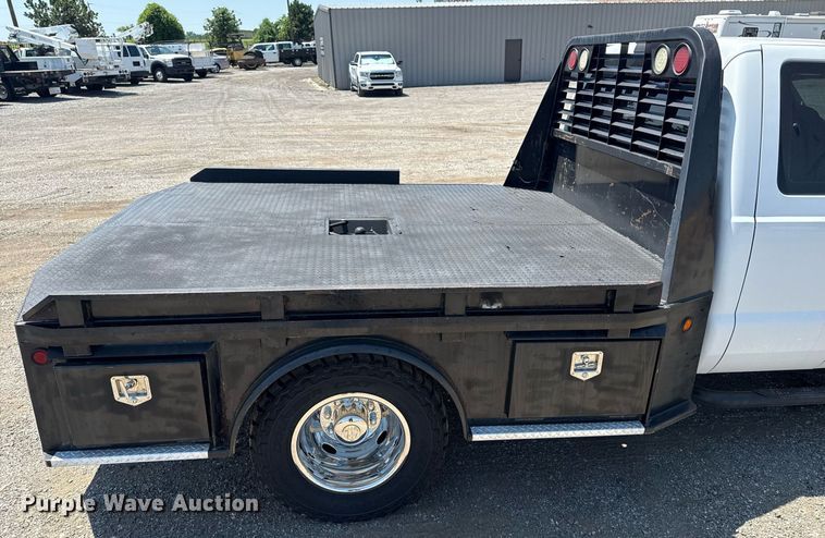 image for item EG6056 2008 Ford F350 Super Duty SuperCab flatbed pickup truck