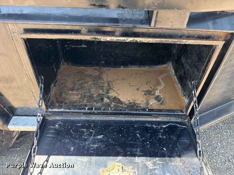 image for item EG6056 2008 Ford F350 Super Duty SuperCab flatbed pickup truck