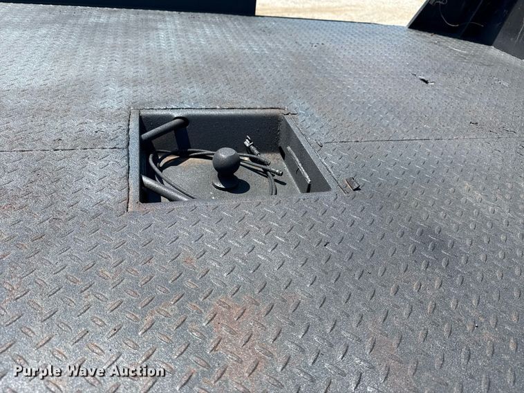 image for item EG6056 2008 Ford F350 Super Duty SuperCab flatbed pickup truck