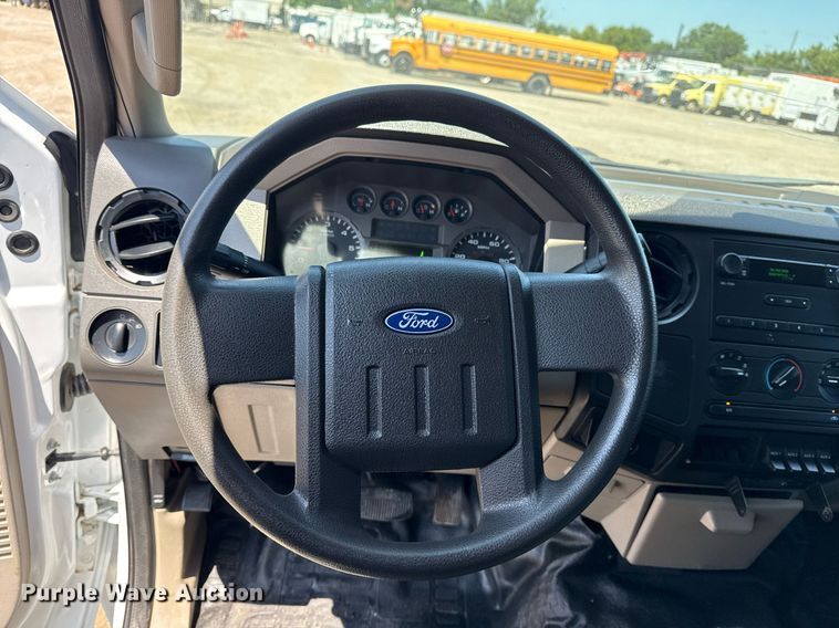 image for item EG6056 2008 Ford F350 Super Duty SuperCab flatbed pickup truck