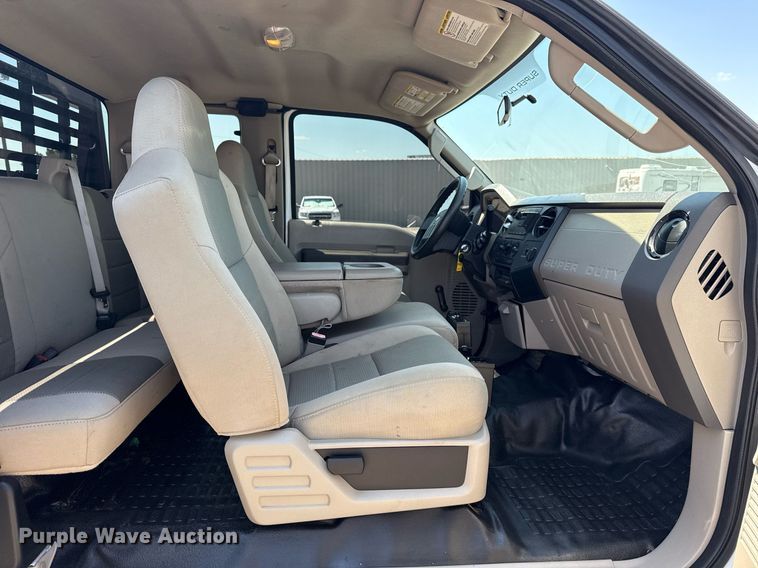 image for item EG6056 2008 Ford F350 Super Duty SuperCab flatbed pickup truck